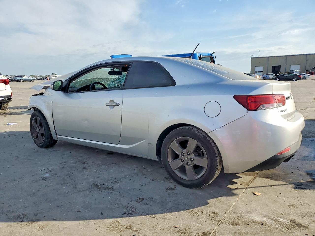 2010 Kia Forte Koup Ex - Image 2