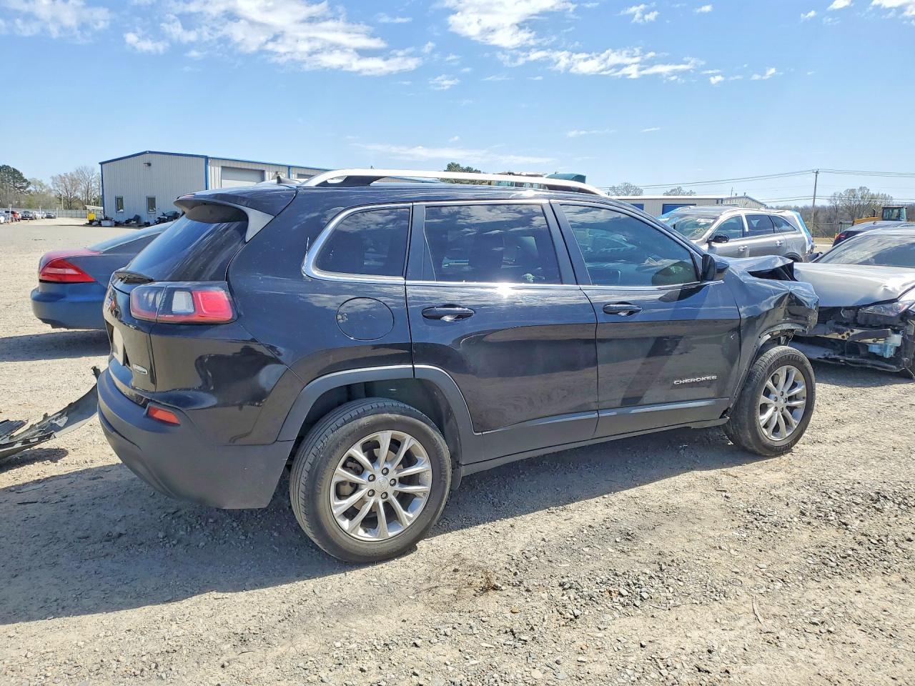 2019 Jeep Cherokee Latitude - Фото 3