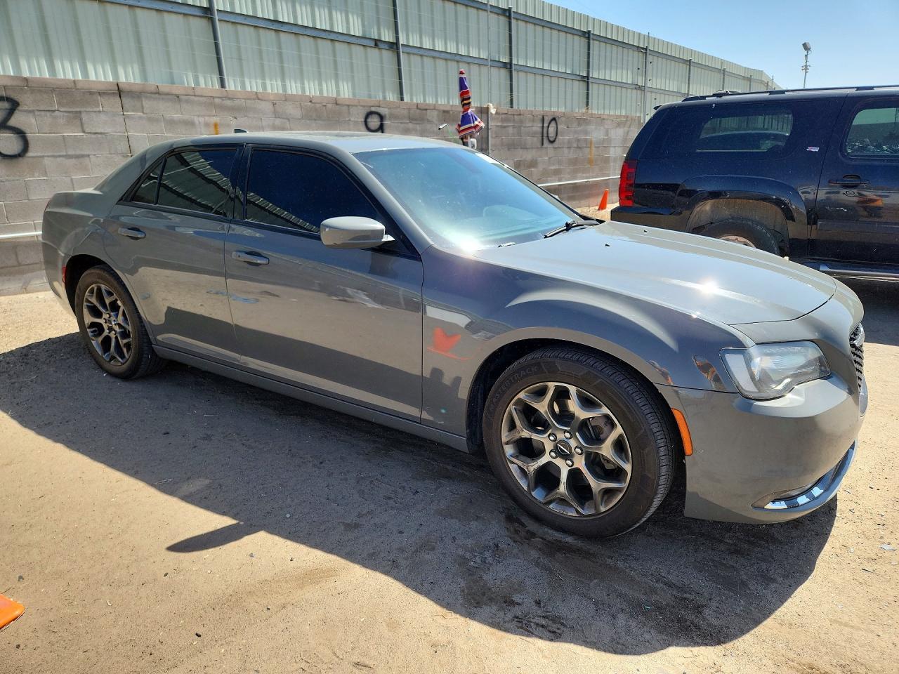 2017 Chrysler 300 S - Фото 4