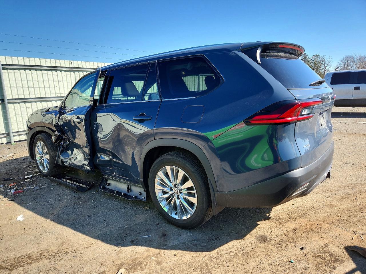 2025 Toyota Grand Highlander Platinum - Фото 2