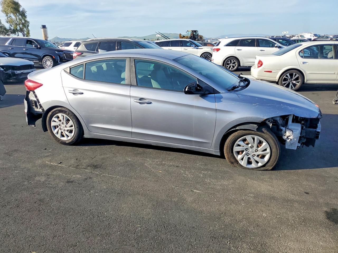 2017 Hyundai Elantra Se - Image 4