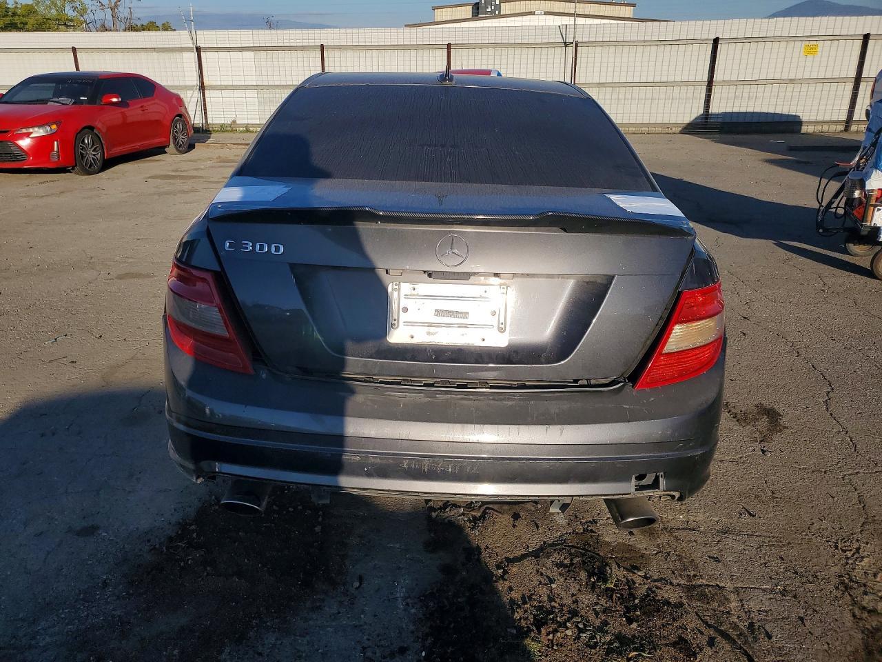 2011 Mercedes-Benz C 300 - Фото 6