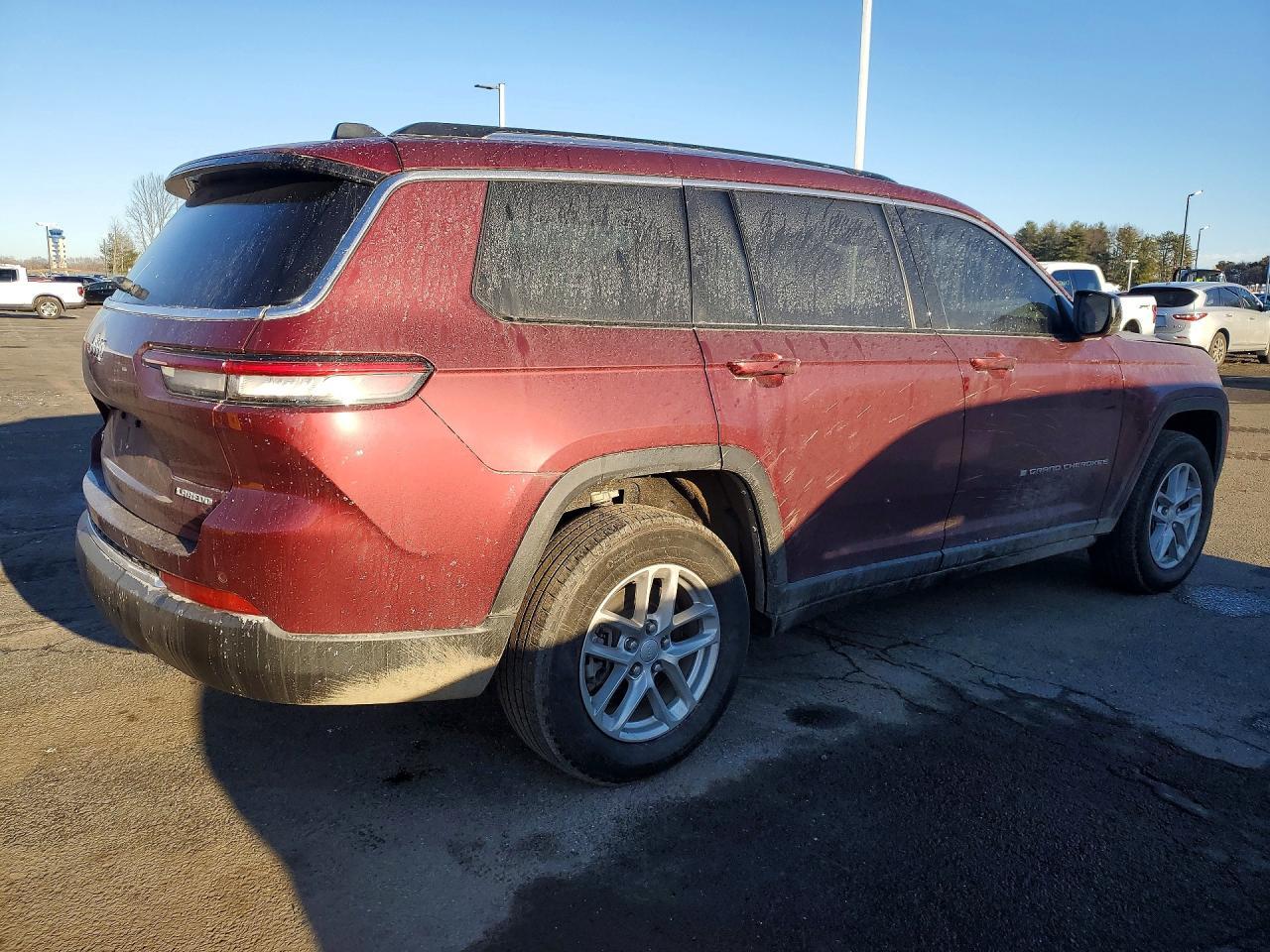 2023 Jeep Grand Cherokee L Laredo - Image 3