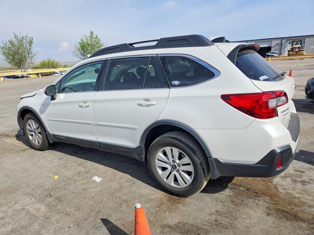 2018 Subaru Outback 2.5I Premium - Фото 2