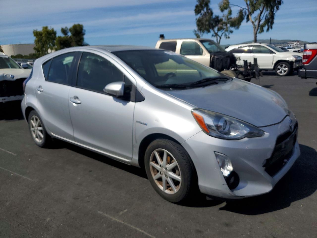 2016 Toyota Prius C Four - Фото 4