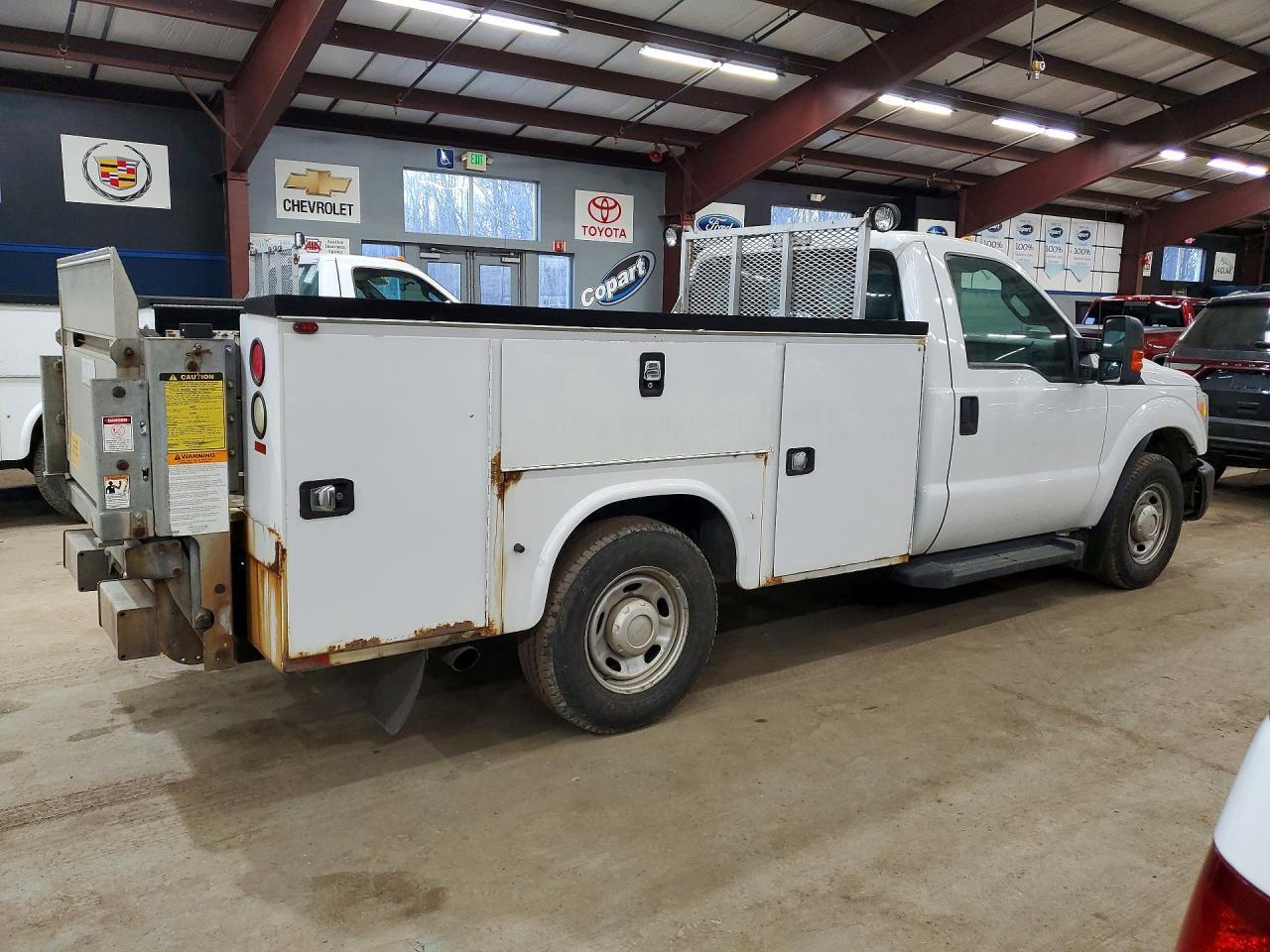 2015 Ford F350 Super Duty - Фото 3