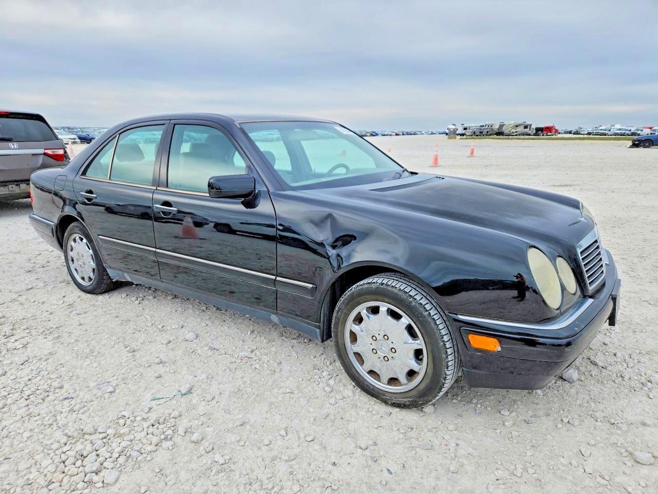 1998 Mercedes Benz E - Фото 4
