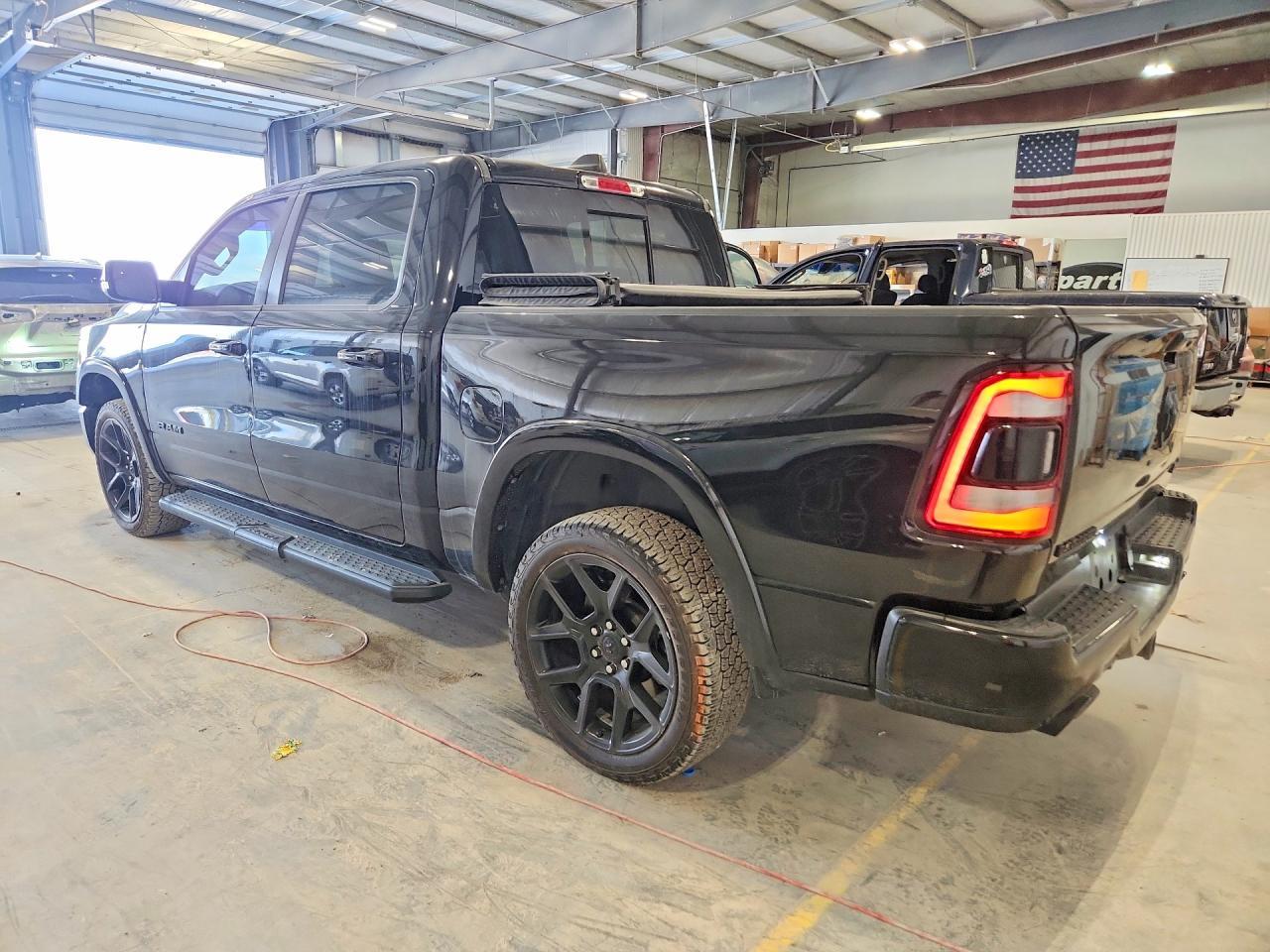 2021 Ram 1500 Laramie - Фото 2