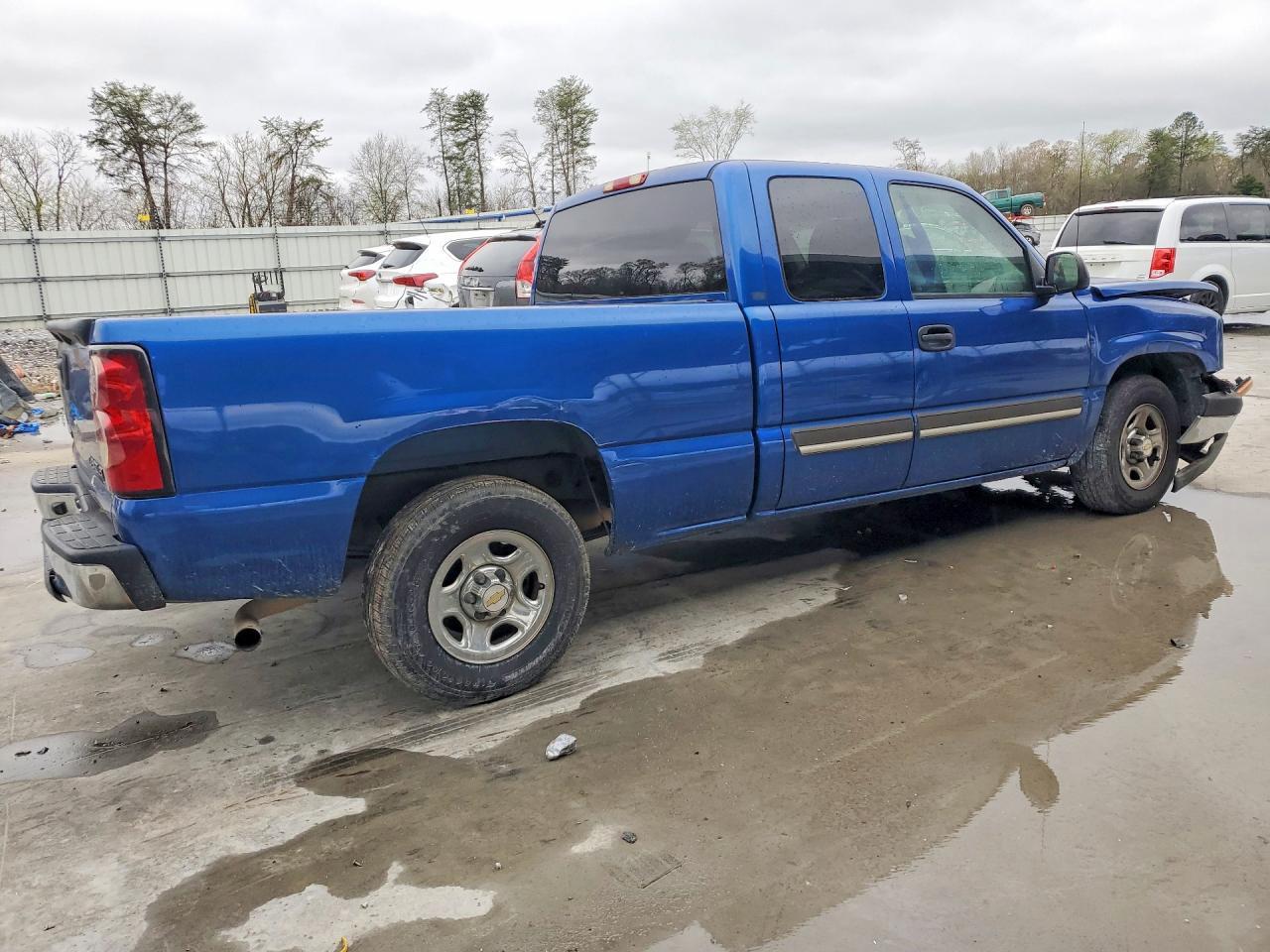 2004 Chevrolet Silverado C1500 - Фото 3