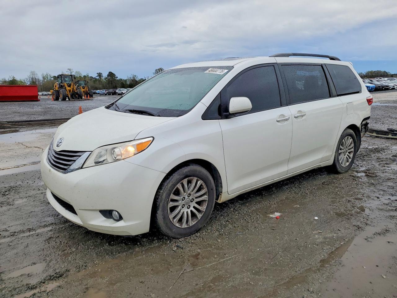 2015 Toyota Sienna Xle 8-Passenger