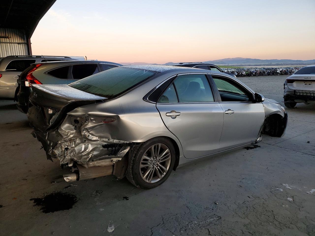 2017 Toyota Camry Se - Image 3