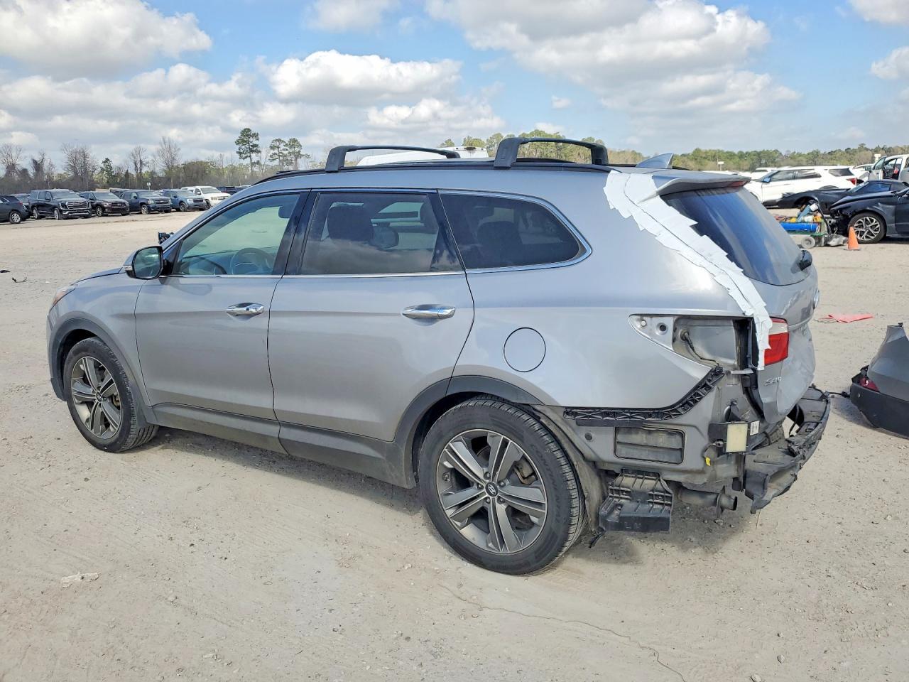2015 Hyundai Santa Fe Limited - Image 2