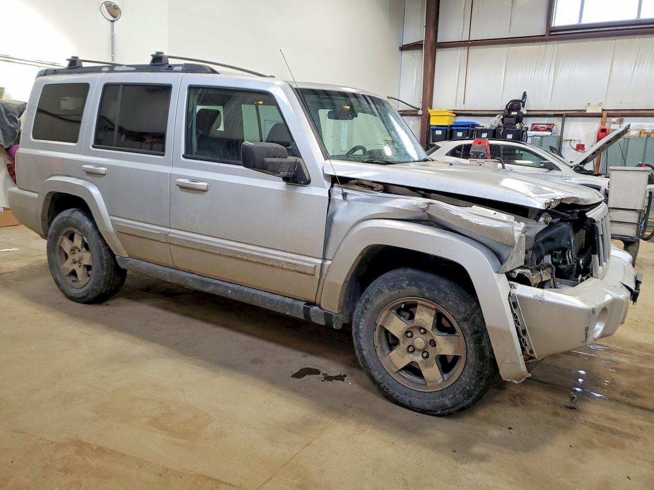 2010 Jeep Commander Sport - Image 4