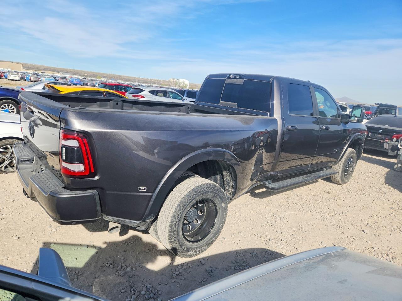 2024 Ram 3500 Laramie - Фото 3