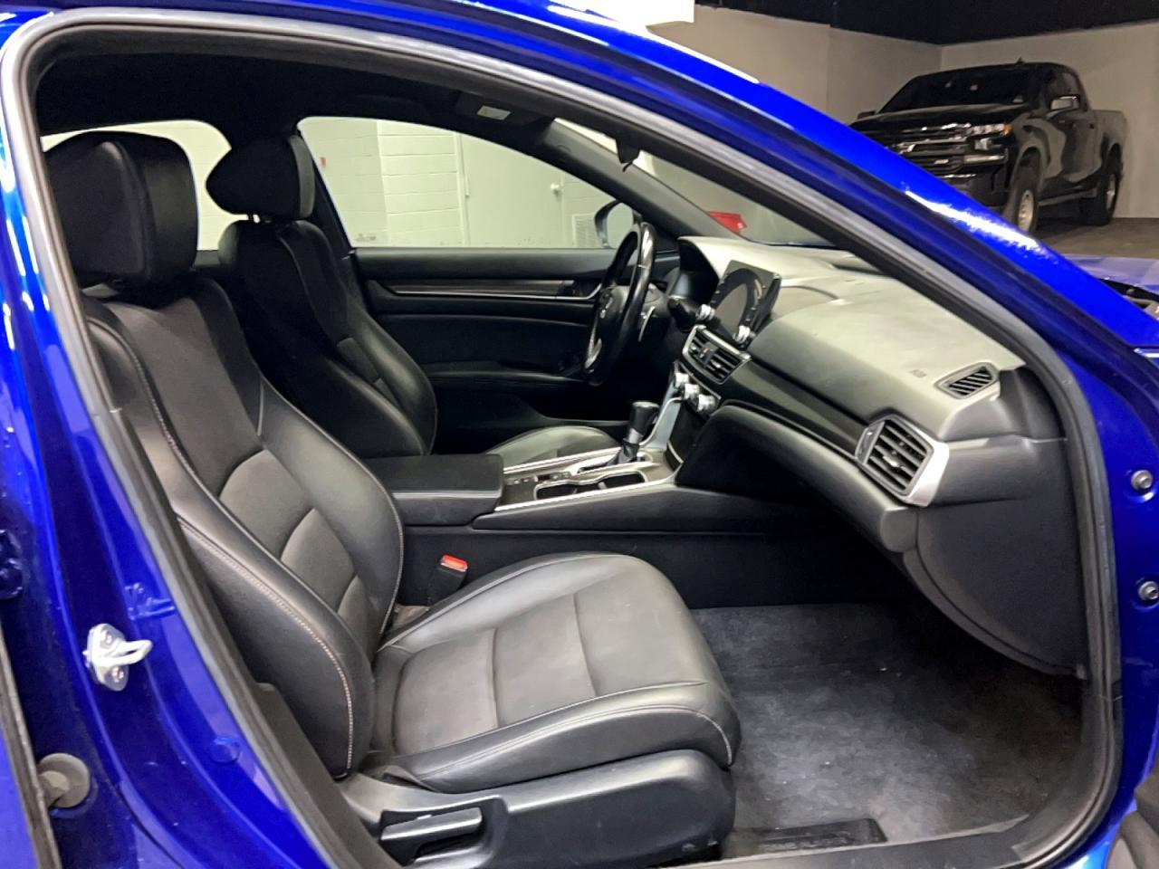 2022 Honda Accord Sport - Image 5