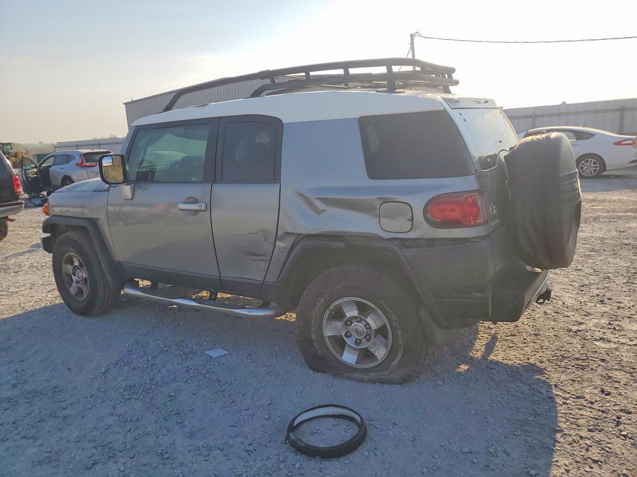 2010 Toyota Fj Cruiser Base - Фото 2