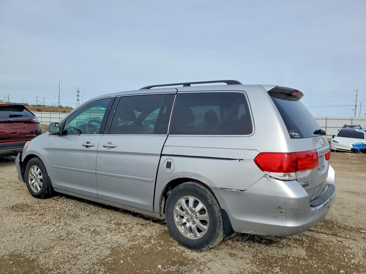 2010 Honda Odyssey - Фото 2
