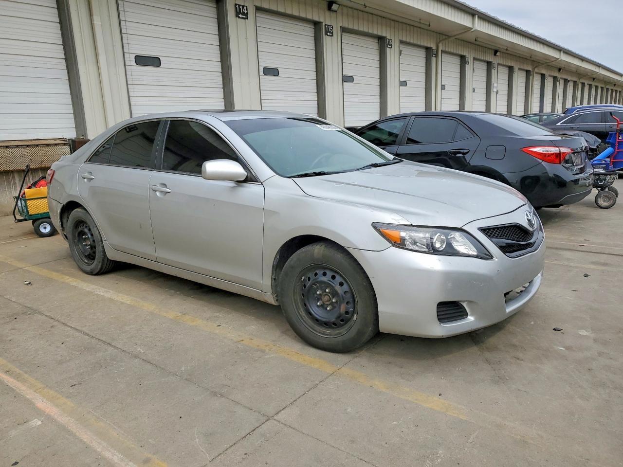 2010 Toyota Camry Le - Image 4