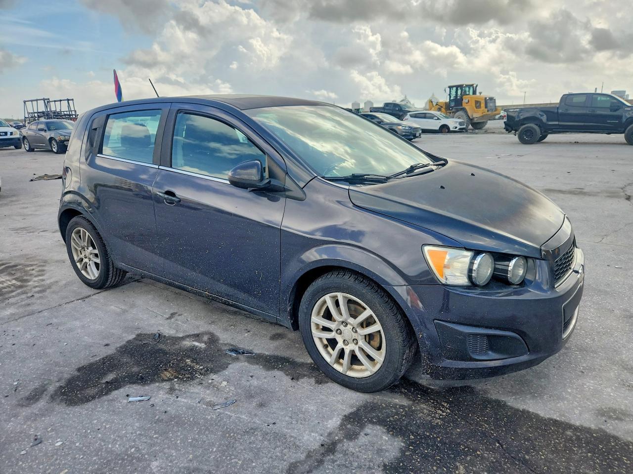2015 Chevrolet Sonic Lt - Фото 4