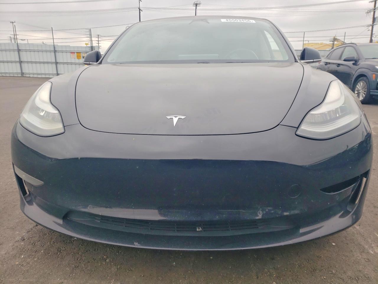 2018 Tesla Model 3 - Фото 5