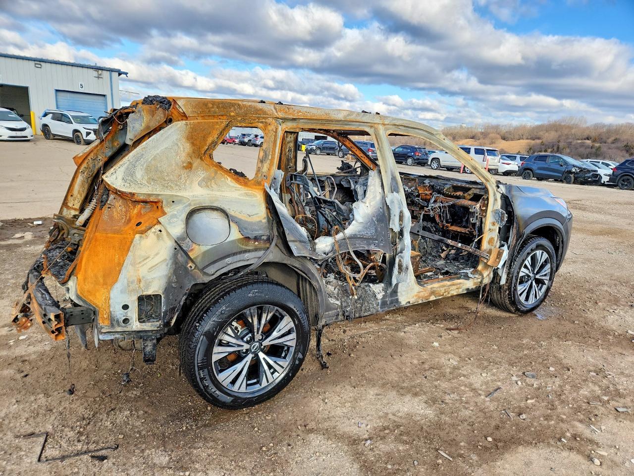 2023 Nissan Rogue Sv - Image 3