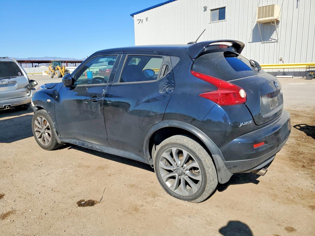 2011 Nissan Juke S - Image 2