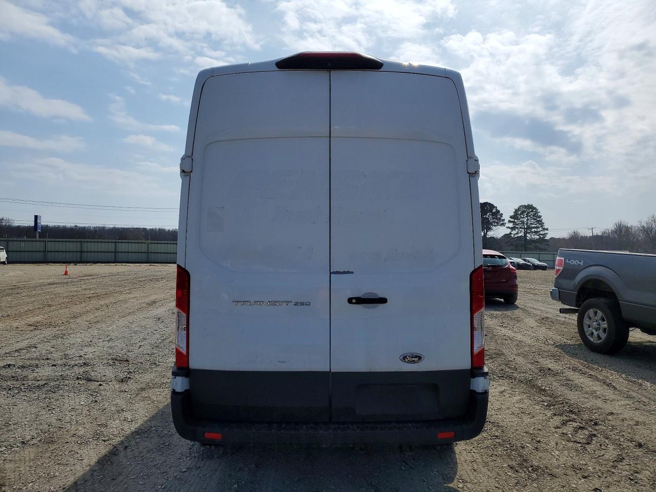 2021 Ford Transit 250 Delivery Van - Фото 6