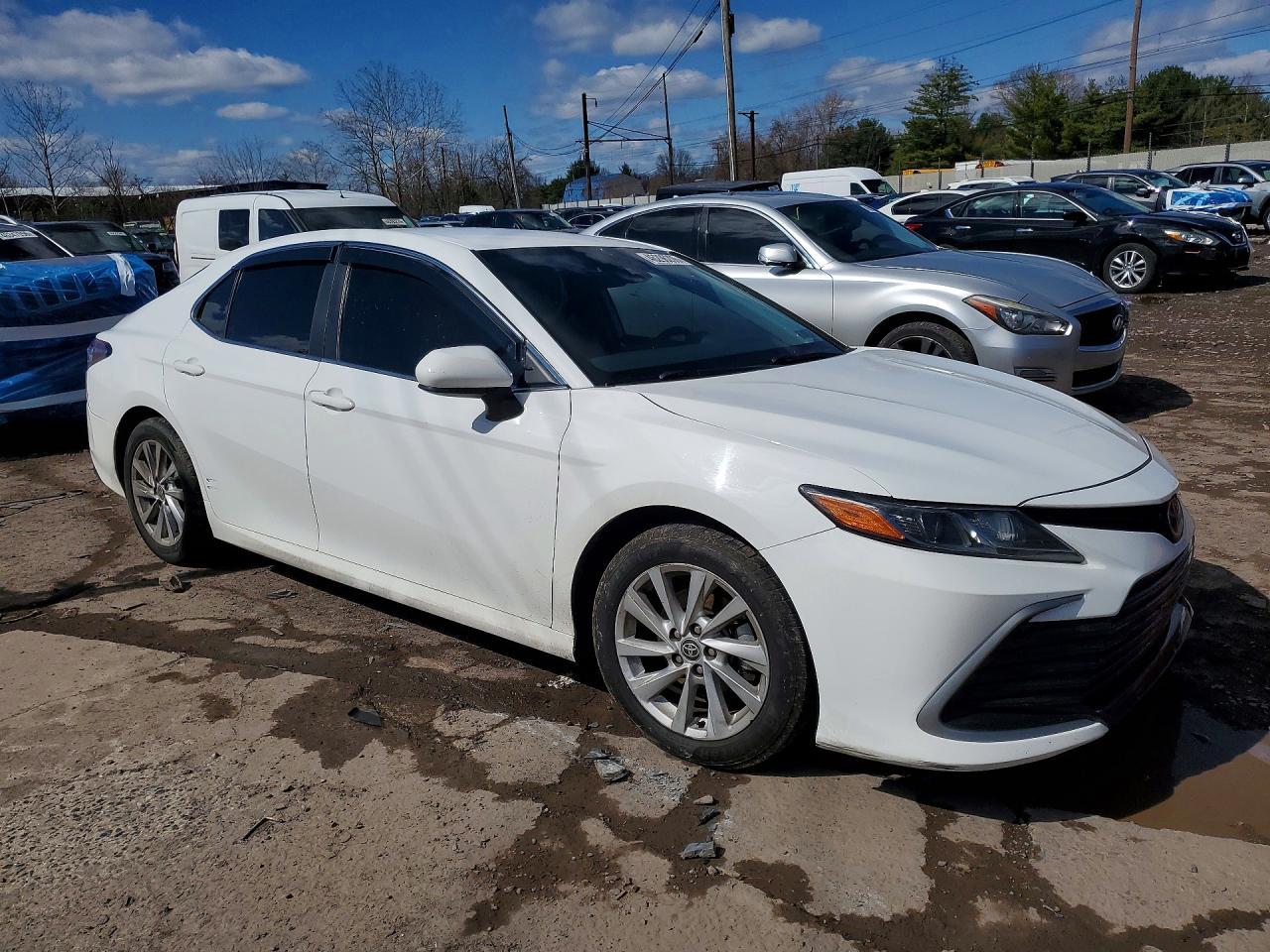 2021 Toyota Camry Le - Image 4