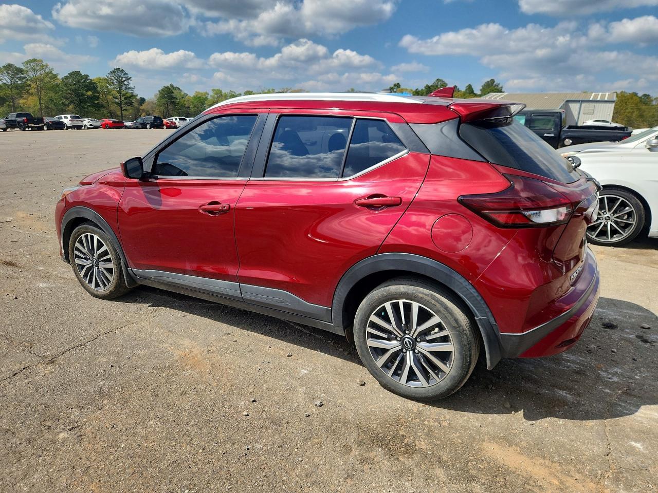 2022 Nissan Kicks Sv - Image 2