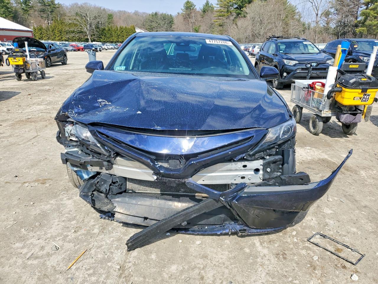 2021 Toyota Camry Se - Фото 5