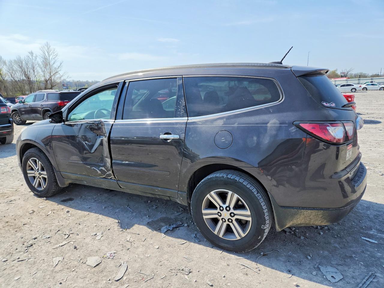 2017 Chevrolet Traverse Lt - Фото 2