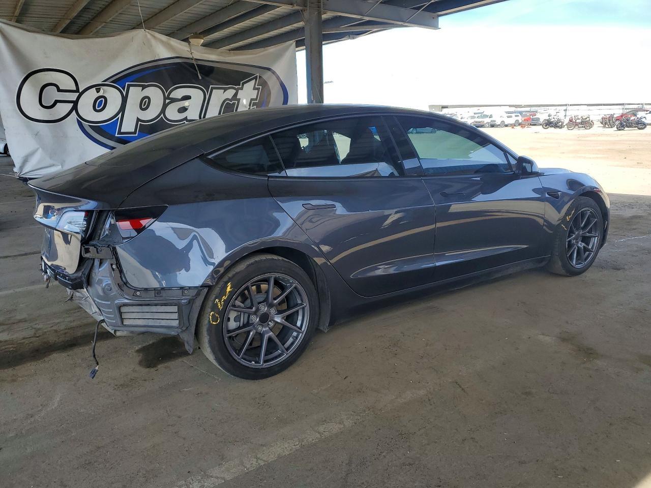 2021 Tesla Model 3 - Фото 3