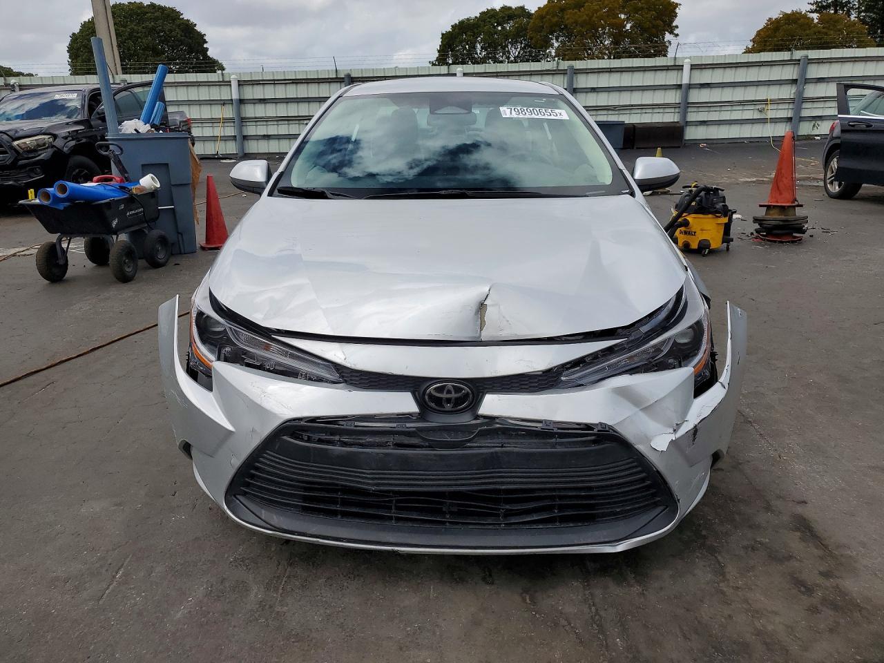 2025 Toyota Corolla Le - Image 5