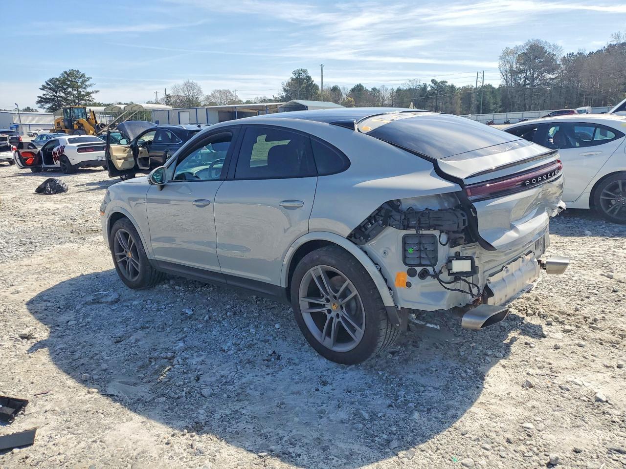 2024 Porsche Cayenne Coupe - Image 2