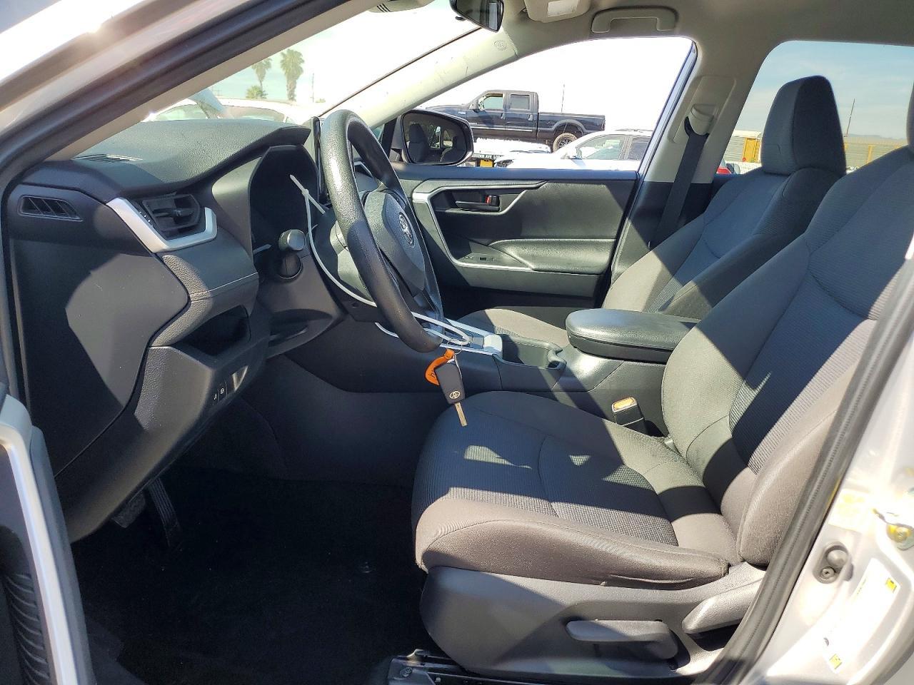 2022 Toyota Rav4 Le - Фото 7