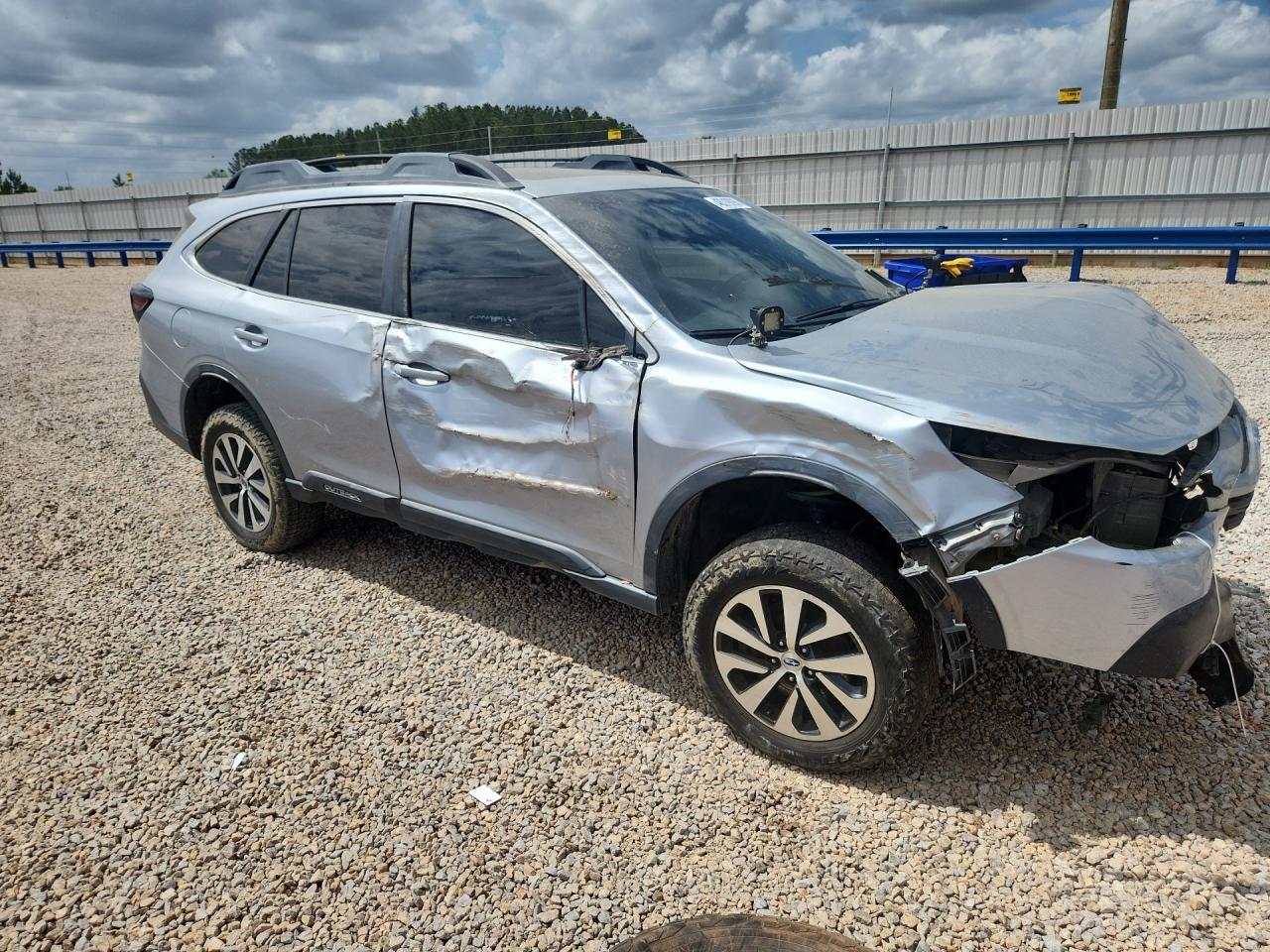 2021 Subaru Outback Premium - Image 4