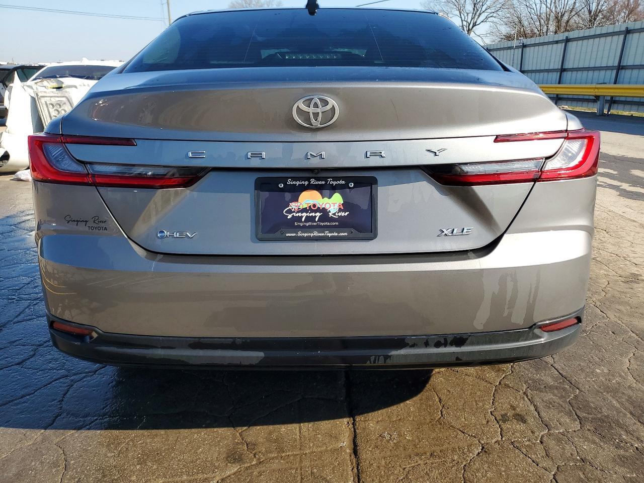 2026 Toyota Camry Xle - Image 6