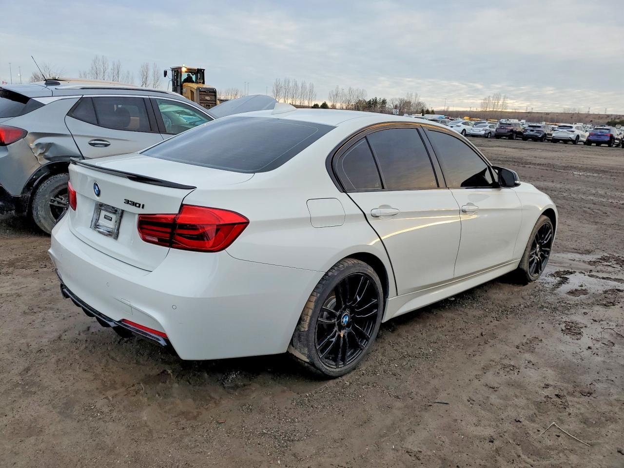2018 BMW 330 Xi - Image 3