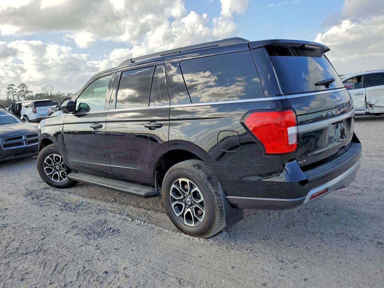 2024 Ford Expedition Xlt - Фото 2