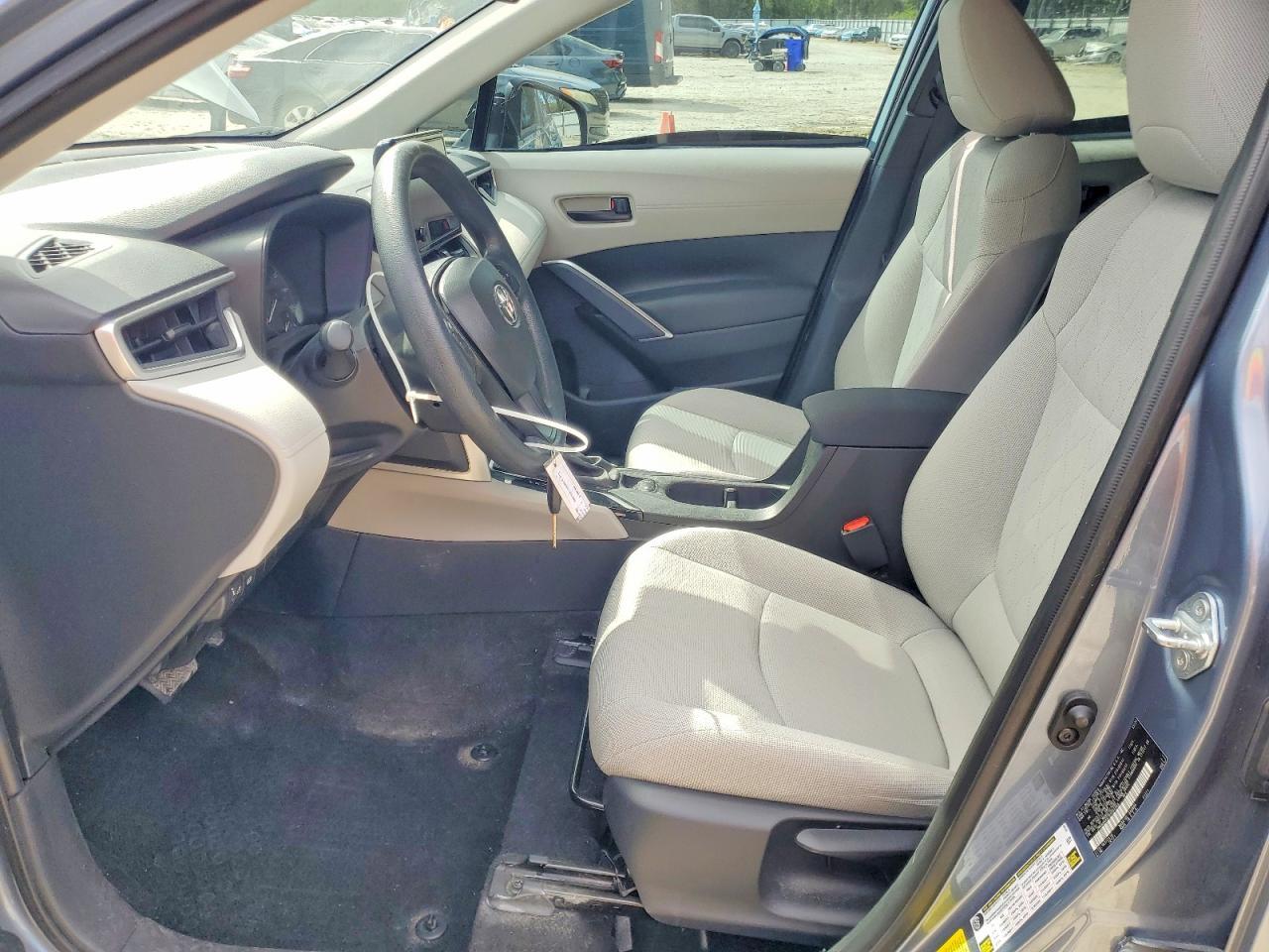2024 Toyota Corolla Cross L - Image 7