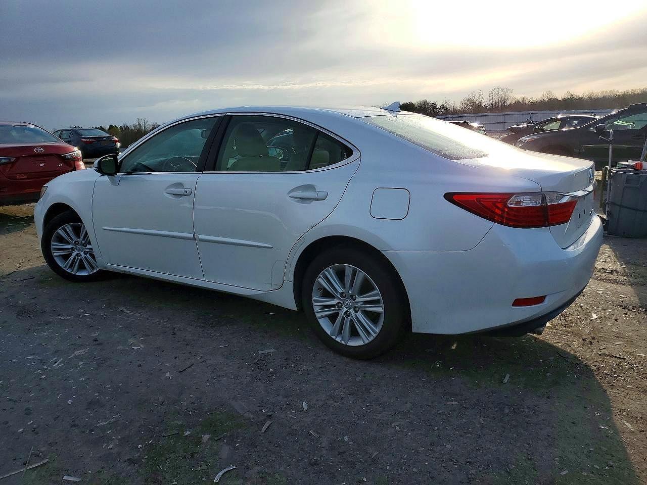 2014 Lexus Es 350 Base - Image 2