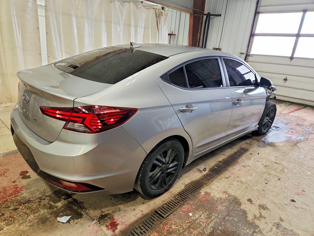 2020 Hyundai Elantra Value Edition - Фото 3