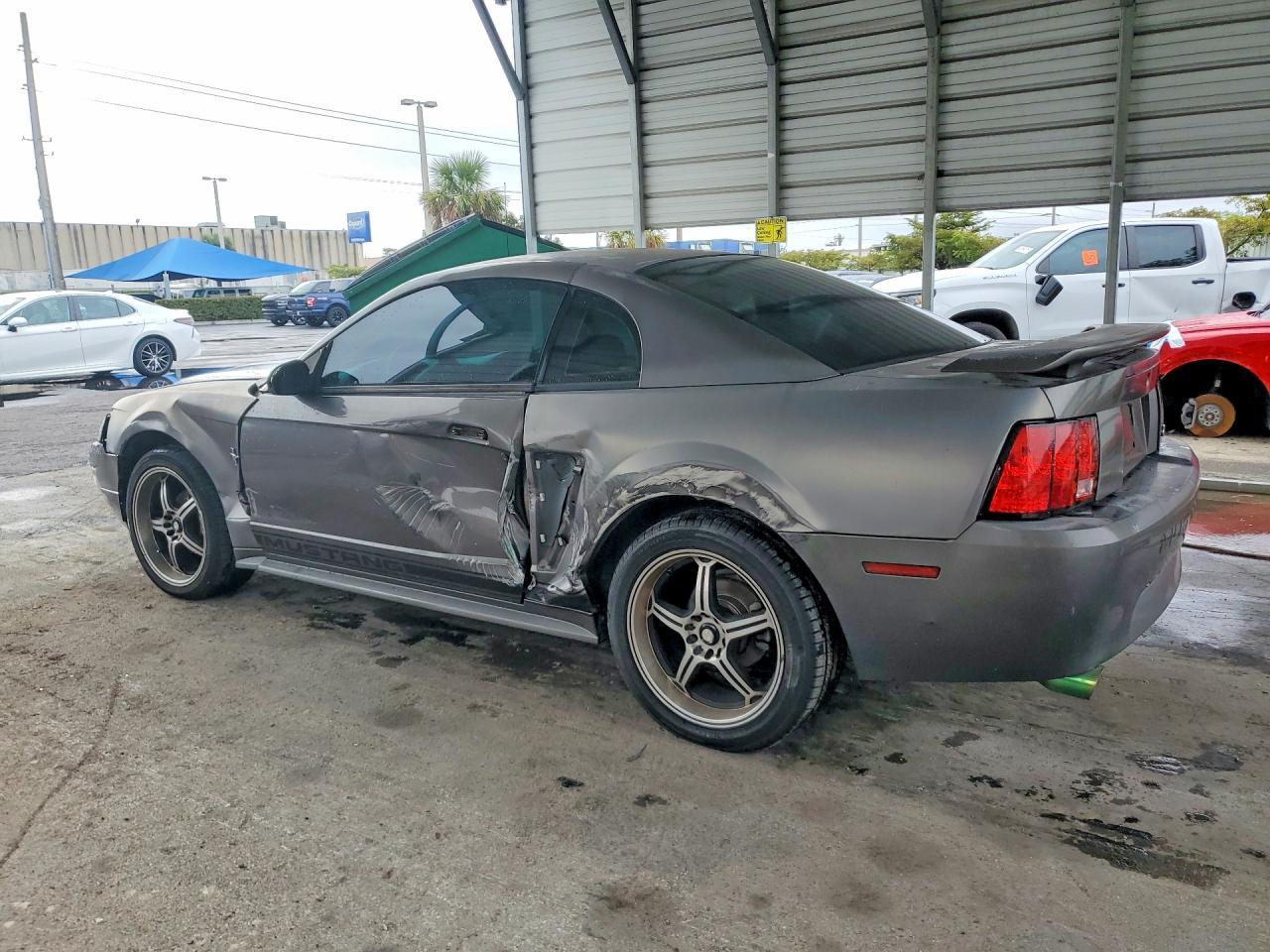 2003 Ford Mustang - Фото 2