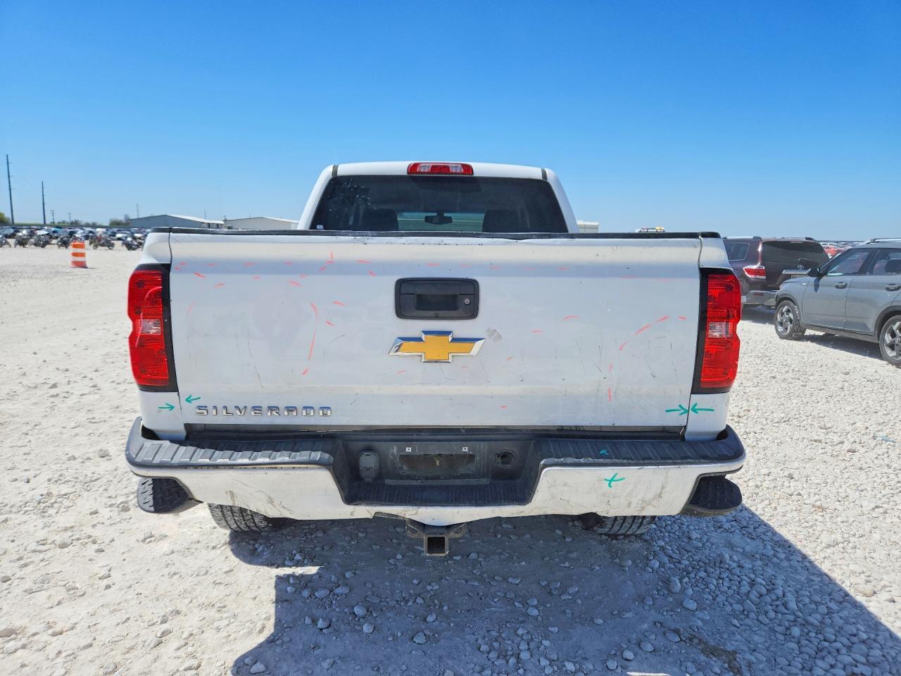 2018 Chevrolet Silverado K1500 Custom - Фото 6