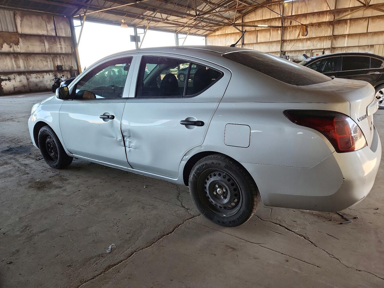 2013 Nissan Versa - Image 2