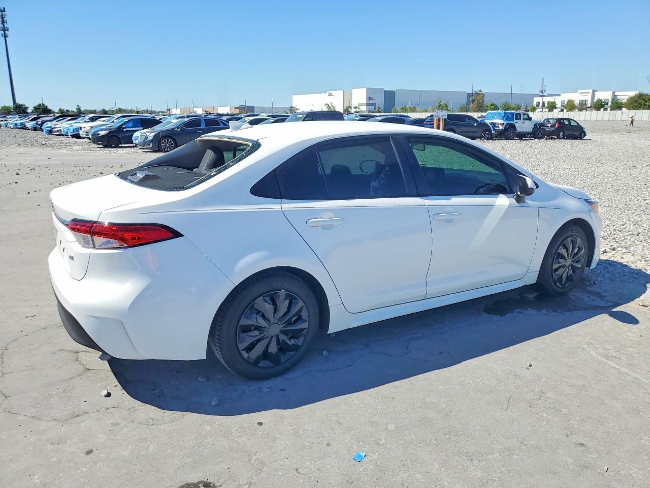 2025 Toyota Corolla Le - Фото 3