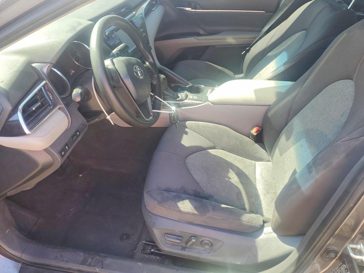 2018 Toyota Camry Le - Image 7