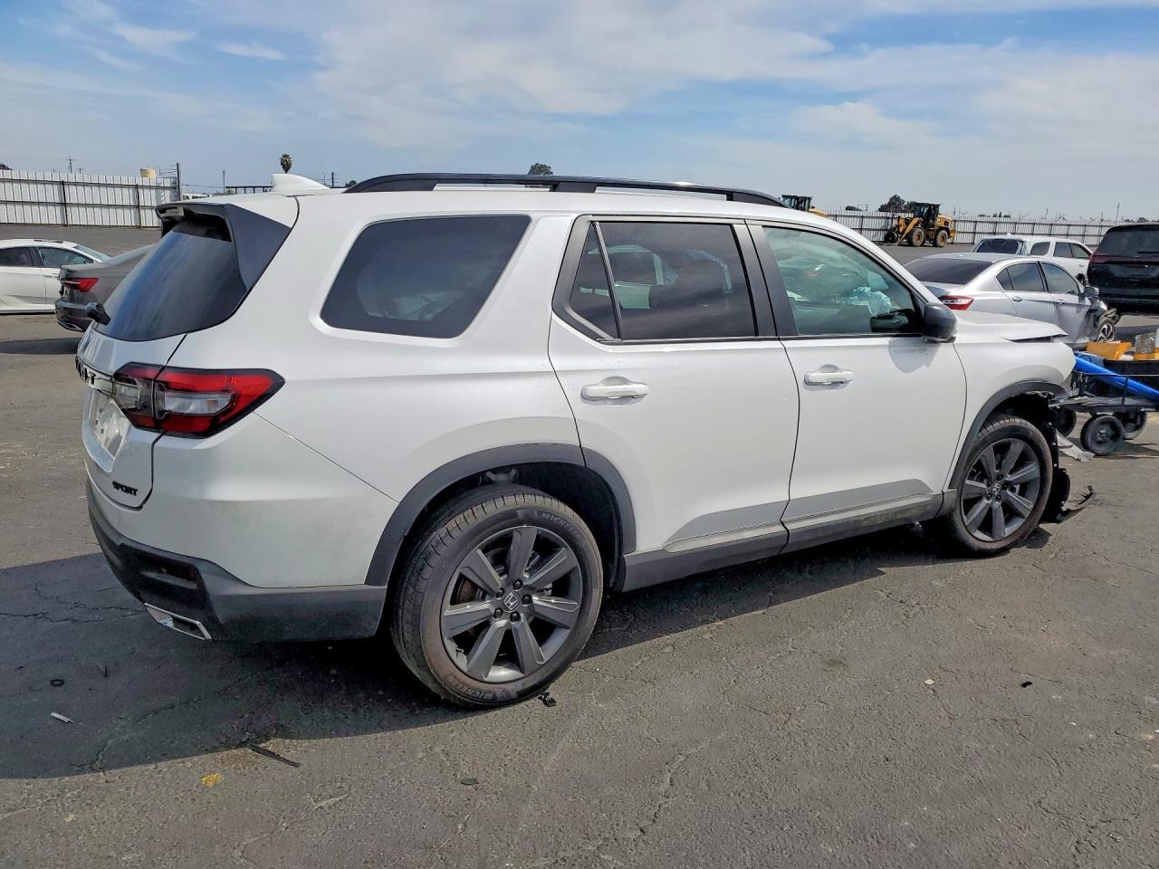 2024 Honda Pilot Sport - Image 3