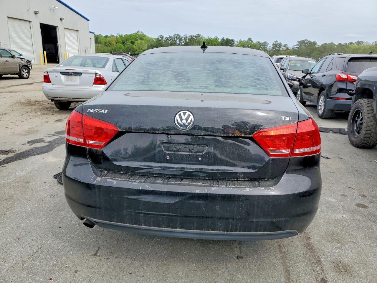 2015 Volkswagen Passat S - Фото 6