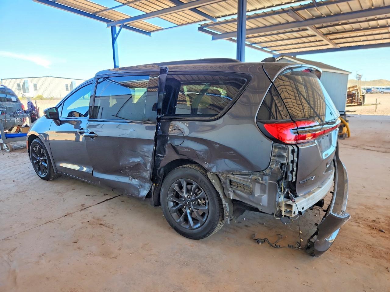 2021 Chrysler Pacifica Touring L - Фото 2